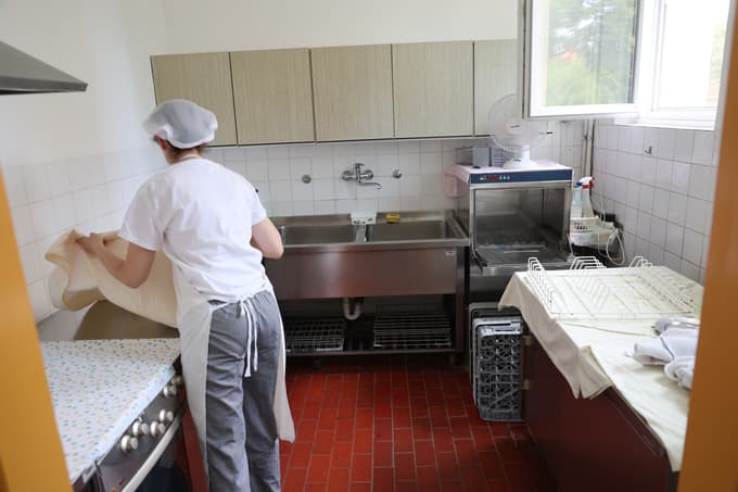 Pred obnovo razredlilna kuhinja