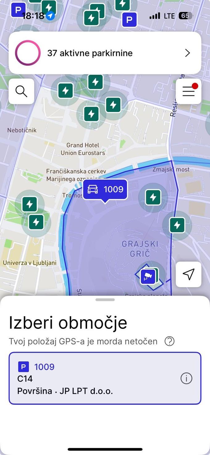 Zelene ikone na zemljevidu vam povedo, kje v vaši bližini se nahajajo polnilnice za električna vozila. V kolikor jih ne vidite, približajte zemljevid.
