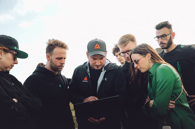 (FOTO) Rimac Nevera R podrla 24 svetovnih rekordov - s pomočjo slovenskega podjetja Dewesoft