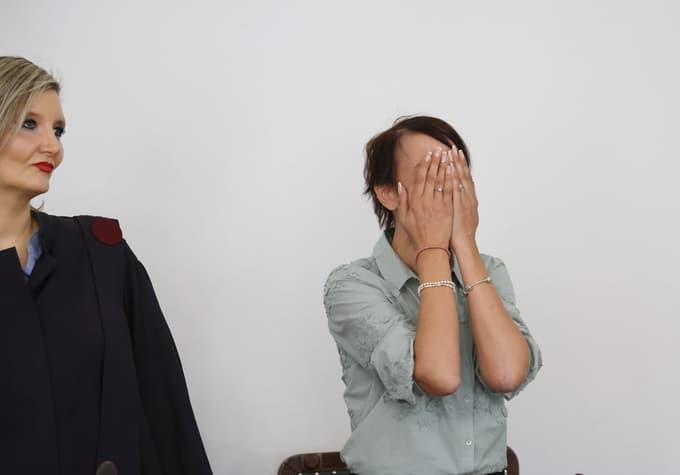 Sodišče je Ireno Tihec oprostilo očitkov o uboju moža: "Napadeni se ima pravico braniti"