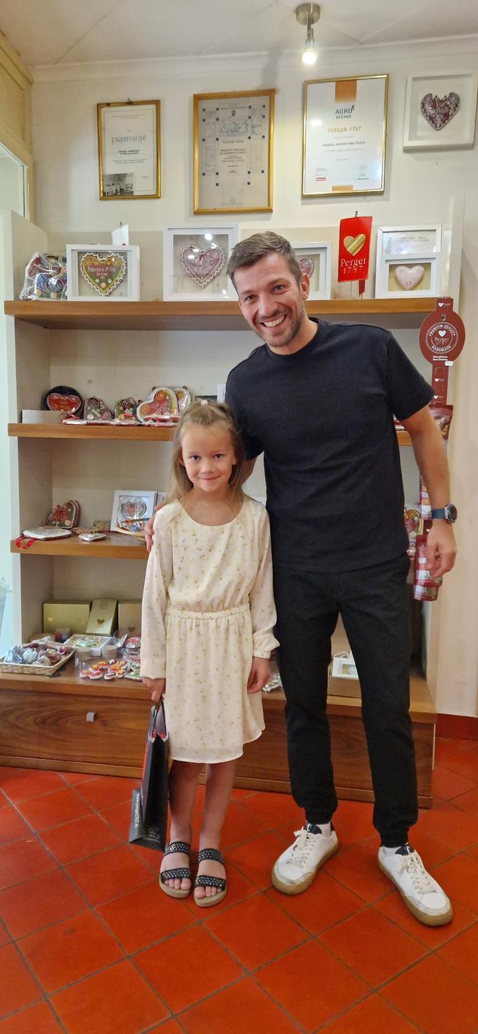 Zoja Krasnik, pevka, Nastja Gabor