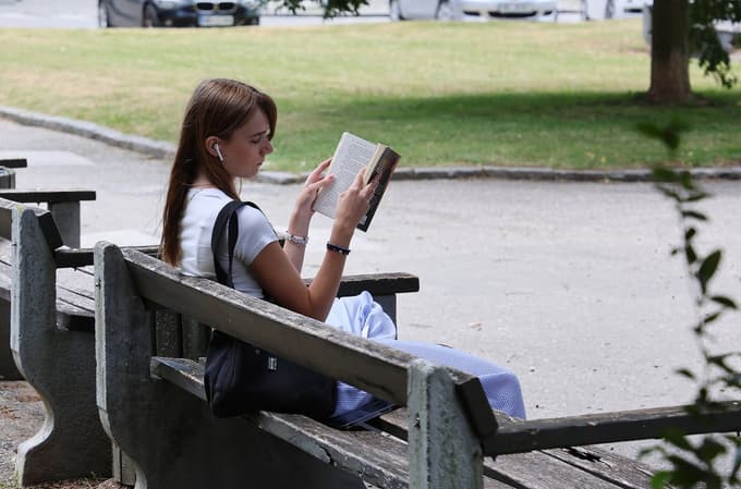 Branje ni le za šolarje: V Mariboru znova bralna značka za odrasle