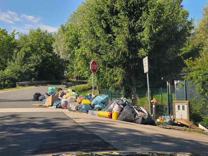 (FOTO) Občina Hoče-Slivnica: Odpadki znova končali v naravi – znova ista lokacija