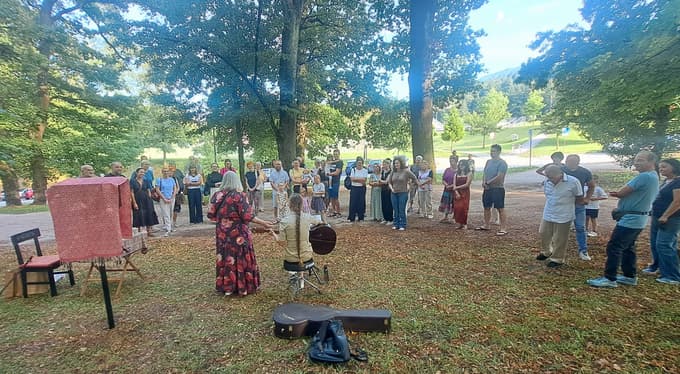 Prvi obiskovalci galerije Frida