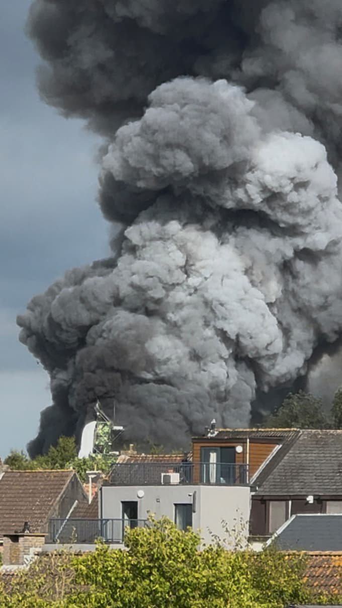 (FOTO in VIDEO) Glavni oder svetovno znanega festivala Tomorrowland dva dni pred pričetkom zajel velik požar