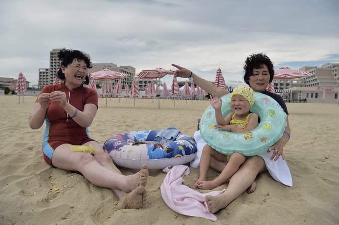 (FOTO) Nepričakovano: Nekaj tednov po odprtju tujcem prepovedali vstop v novo obmorsko letovišče. Razlog ni znan