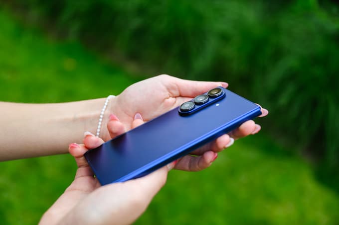 Ta telefon je tanjši od tablice