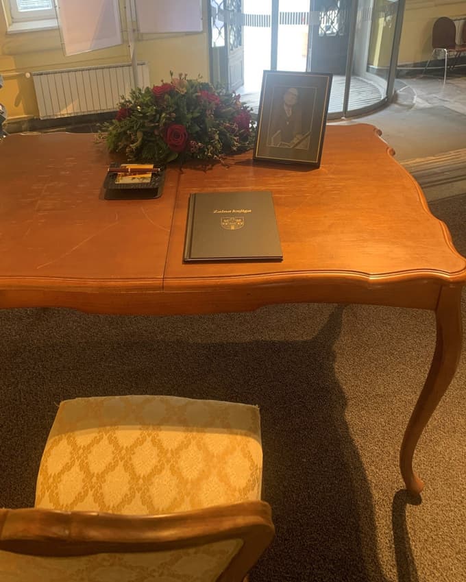 Odprta žalna knjiga v spomin na umetnika Ludvika Pandurja