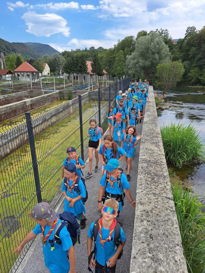 Tudi letos ni manjkala blatna proga preživetja, ena najbolj priljubljenih aktivnosti.
