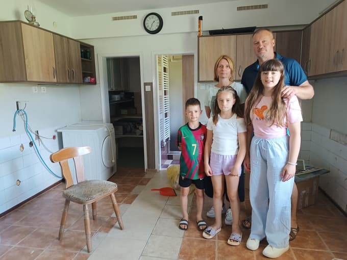 Družina Irmančnik iz Šmartnega ob Dreti (manjka najstarejša hči). 