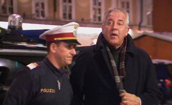 Aretirali so ga 10. decembra 2010 v Salzburgu. 