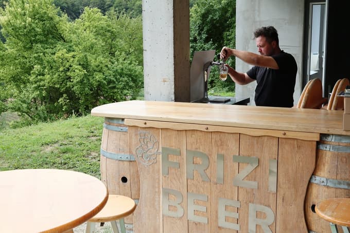 (IZ ŠTAJERCA) Mikropivovar v osrčju Haloz: Boljšo opremo imaš, boljše pivo lahko narediš