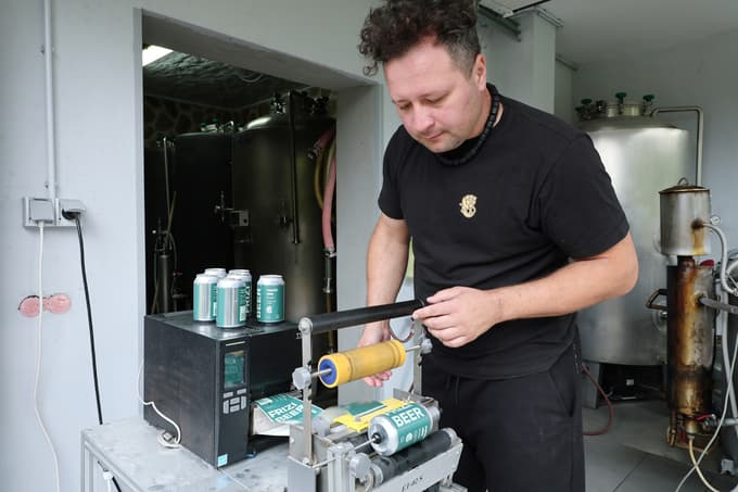 (IZ ŠTAJERCA) Mikropivovar v osrčju Haloz: Boljšo opremo imaš, boljše pivo lahko narediš