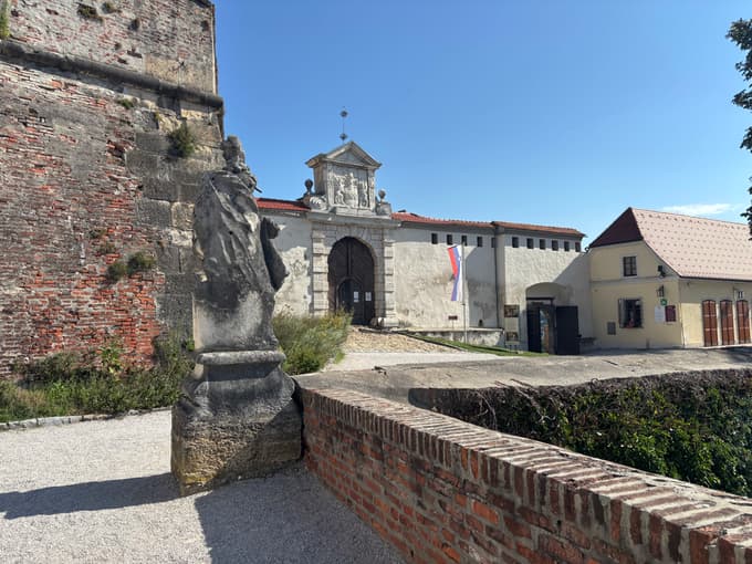 Ptujski grad je poleti zelo zanimiv za tuje obiskovalce.
