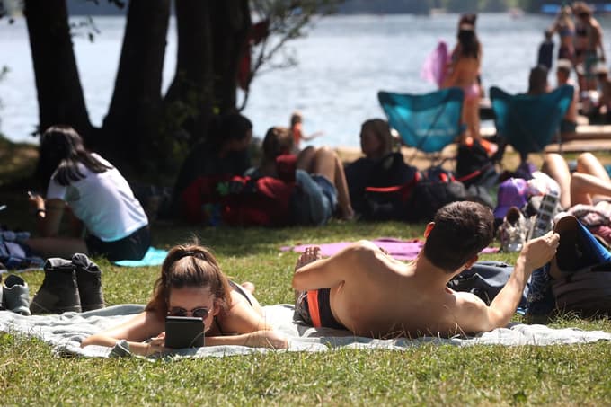 Bled. Kopališče Zaka, kopalci, turizem