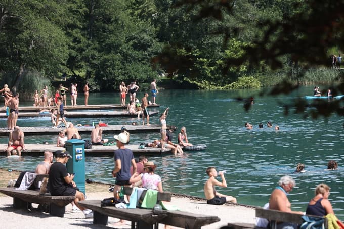 Bled. Kopališče Zaka, kopalci, turizem