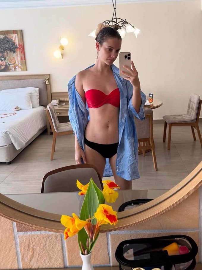 (FOTO) Slavna manekenka spregovorila o težki diagnozi: "Dolgo sem obilno krvavela in mislila, da je to normalno"