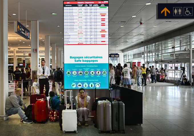 (FOTO) Kabinsko osebje družbe Air Canada po sklenitvi začasnega dogovora končalo stavko