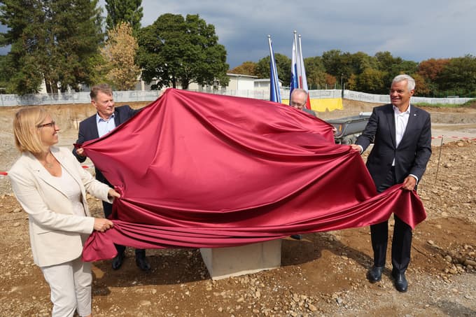 Ob križišču Prekmurske ulice in Ulice Heroja Nandeta bo do leta 2027 zrasla sodobna zdravstvena stavba.