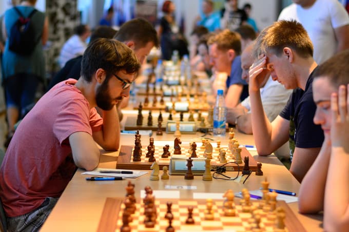 Aljoša Tomazini (levo) pred nekaj leti na enem od turnirjev v Mariboru