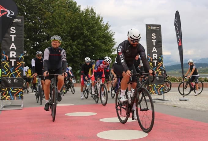 Start in cilj VELEYE Bike Toura sta bila ob Velenjskem jezeru. 