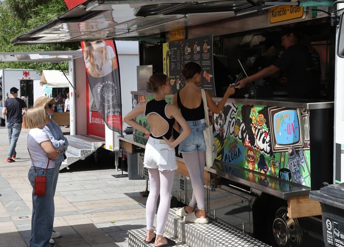 (FOTO) Okusi sveta na enem trgu: Maribor gosti sedmi Street Food Market