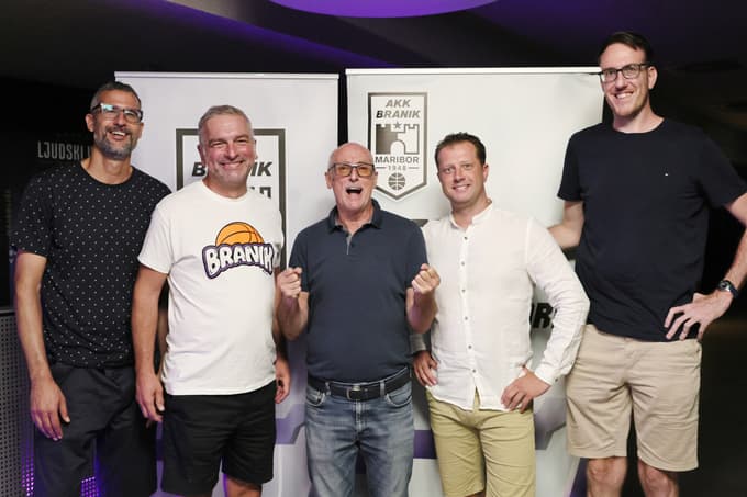 Branikov večer, na katerem so predstavili novo strokovno vodstvo AKK Branik, igralce in upravni odbor - Miha Lovše, Milan Lazarević, Srečko Pirtovšek, Mitja Pukšič, Urban Gorjanc