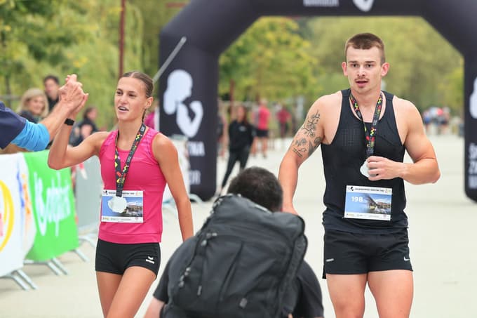 Anja Bezlaj in Nik Kojc sta bila najhitrejša na 4,4 kilometra dolgem krogu.