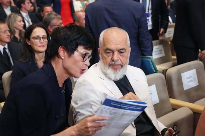 Edi Rama, premier Albanije, ki ji pri članstvu kaže dobro.