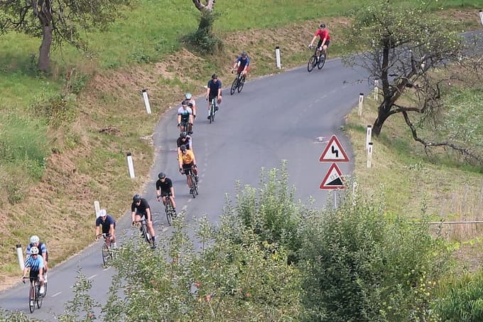 (FOTO) Kolesarska druščina trikrat na teden na Lentu začne svoje vožnje. Čakajo dan, ko se jim bo pridružil Roglič