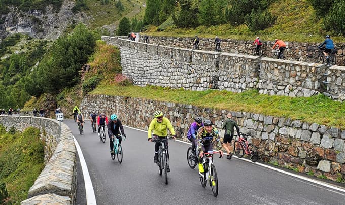 (FOTO) Vzpon na Stelvio: Sneg avgusta, božanski razgledi in špageti brez okusa
