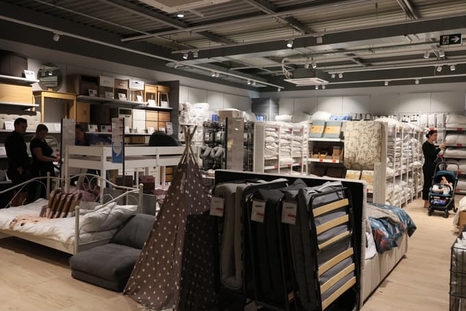 (FOTO) Trgovec skandinavskih korenin v Mariboru odprl svojo prvo trgovino velikega formata v Sloveniji