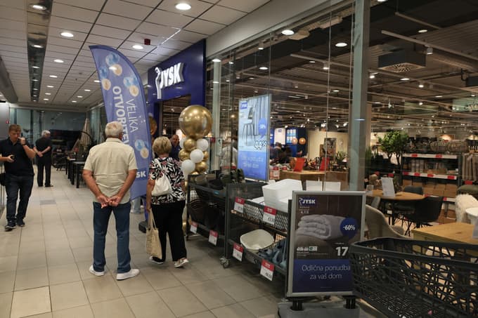 (FOTO) Trgovec skandinavskih korenin v Mariboru odprl svojo prvo trgovino velikega formata v Sloveniji