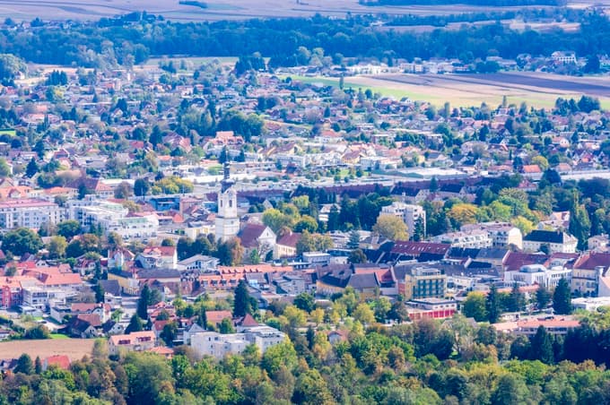 Pogrešana 34-letna Johanna G. je doma iz kraja Tillmitsch v okrožju Lipnica, kjer naj bi jo tudi nazadnje videli.