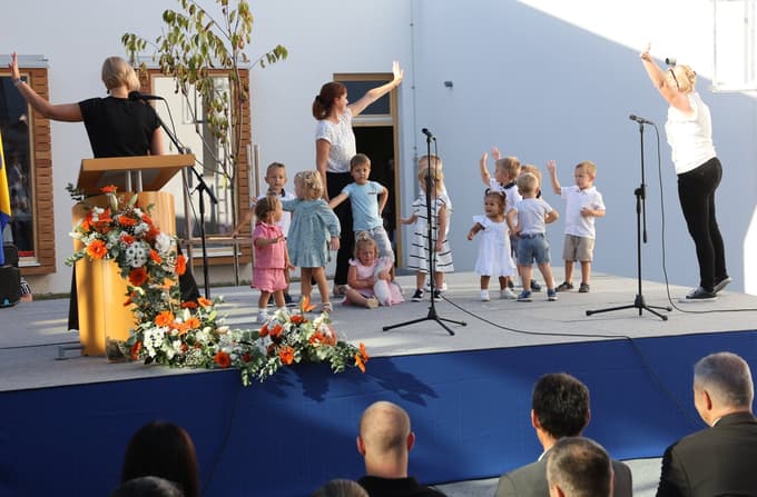 (FOTO) V Dupleku slovesno odprli razširjeni vrtec: Niso več ločeni, ampak je vseh pet skupin v eni zgradbi