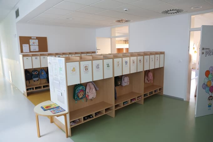 Čeprav je bil trak prerezan danes, najmlajši nove prostore uporabljajo že od začetka šolskega leta. 