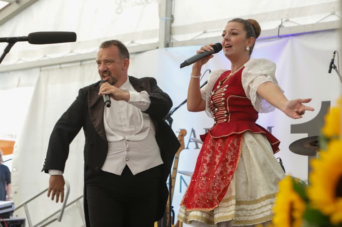 Orfeum Szinpad - Monika Birinyi in Csabo Balinta