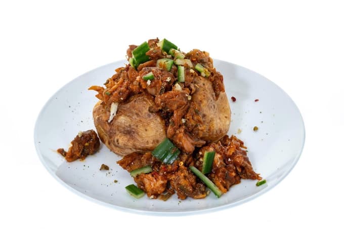 Krompir, na katerega čakajo nepregledne vrste: Kako je preprosta jed središče Zagreba spremenila v kaos