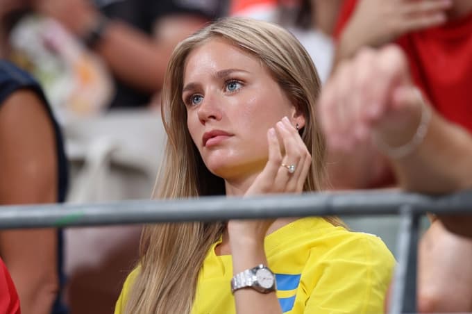 (FOTO) Najboljši atlet na svetu ima izjemno čedno dekle: Ni iskala zveze, a ji je poslal sporočilo, zdaj sta neločljiva