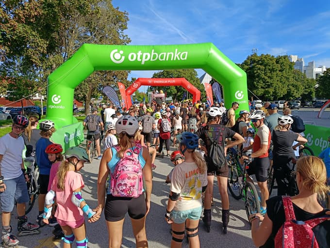 (FOTO) ZZrolano mesto: Vozniki koles in rolerjev za en dan kralji ulic