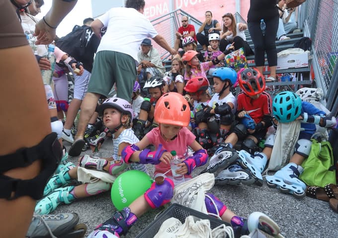 (FOTO) ZZrolano mesto: Vozniki koles in rolerjev za en dan kralji ulic