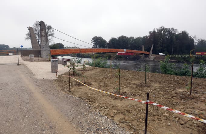 (FOTO) Občini Šentilj in Straß zgradili pohodniško-kolesarski most čez Muro