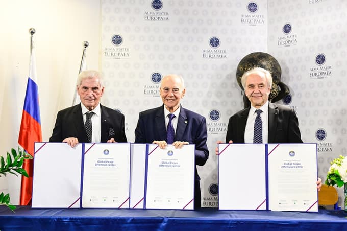 (FOTO) Novi mirovni center v Mariboru: Kako lahko znanstveniki in umetniki doprinesejo k miru?