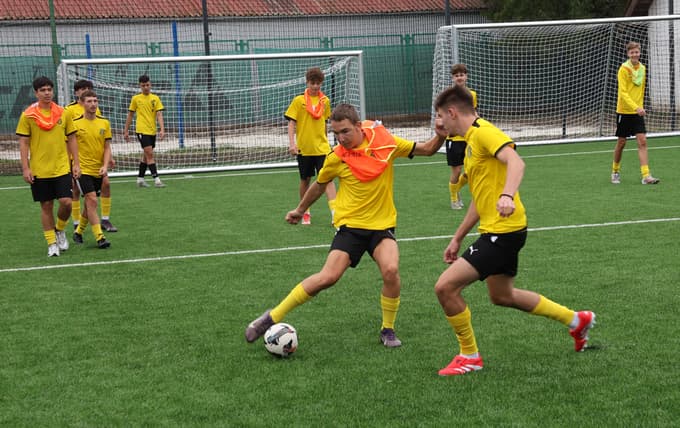 (FOTO) "Pobrežje, tota je za vas!" je ob prenovi nogometnega igrišča NK Pobrežja zavpil Emkej