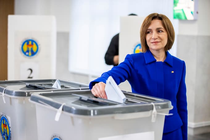 Vladajoča proevropska stranka v Moldaviji si je na volitvah zagotovila večino, proruski Domoljubni volilni blok drugi