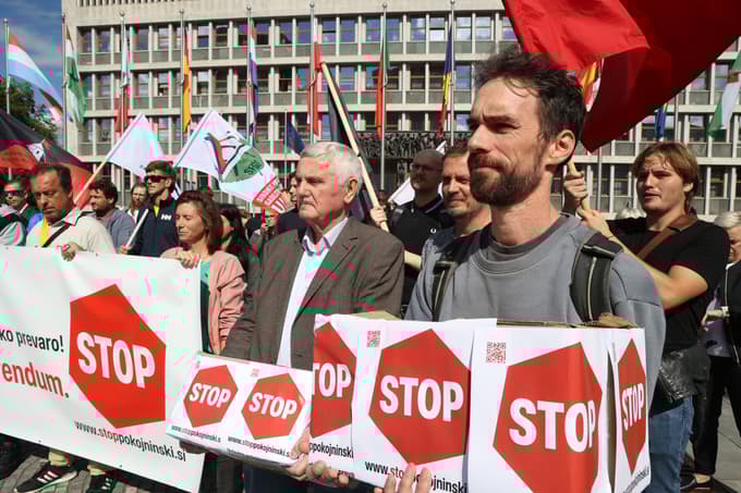 Podpise za referendum o pokojninski reformi bo Delavska koalicija začela zbirati prihodnji teden