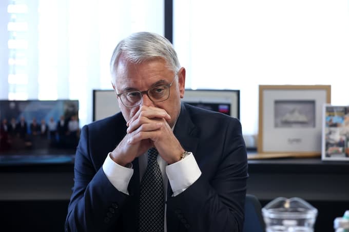 "Najbolj se je spremenil odnos do časa," pravi minister.