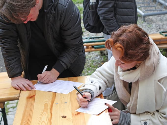 (FOTO) Krvodajalska akcija Častim pol litra: Mladi se odzivajo, a kako vzpodbuditi delovno aktivno populacijo?