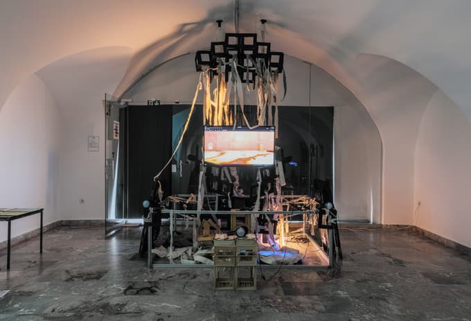 Na festivalu se je predstavilo 26 domačih in mednarodnih umetnic, umetnikov in umetniških skupin.