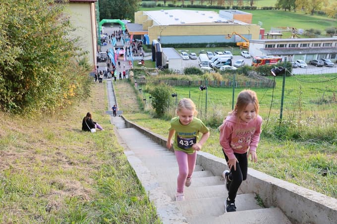 Maribor - Vrbanska cesta - Prosti čas - Tekmovanje - Nočni tek na Kalvarijo - Curaprox otroški tek -